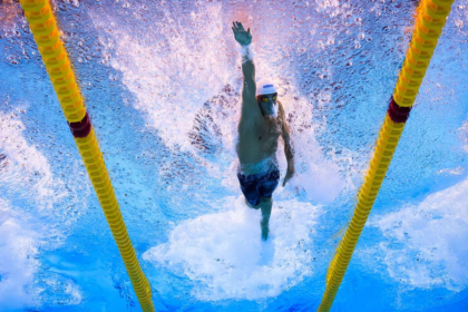 Interzis cardiacilor David Popovici campion mondial 100m liber