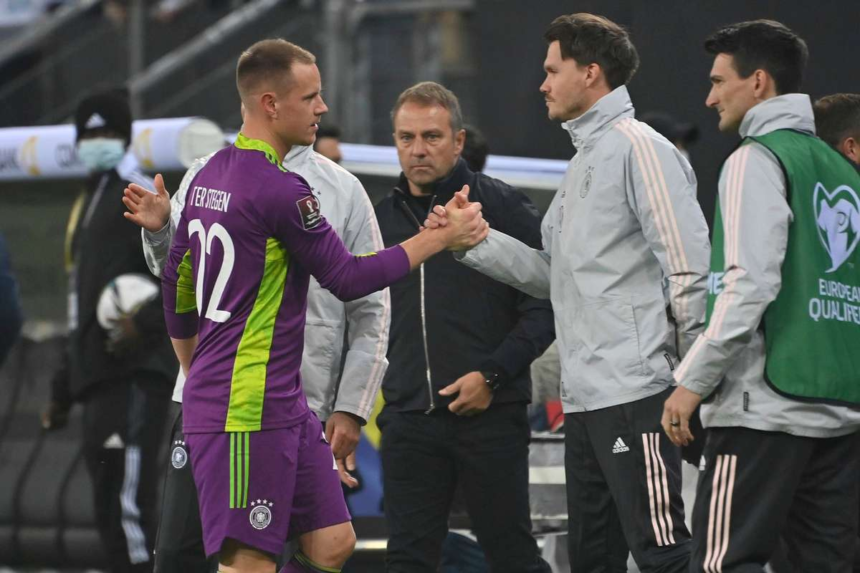 Conflict intern la Barcelona Hansi Flick ii retrage banderola lui Ter Stegen