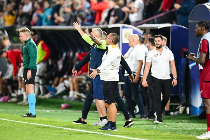 Dan Petrescu suspendat si amendat dupa meciul cu Craiova
