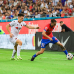 FCSB sancionata de UEFA dupa incidentele cu Shkendija