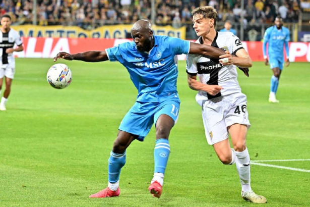 Liverpool transfera un fundas central de la echipa lui Dennis Man
