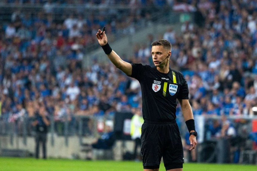Polonezul Sylwestrzak si georgianul Kruasvili vor arbitra FCSB FC Drita