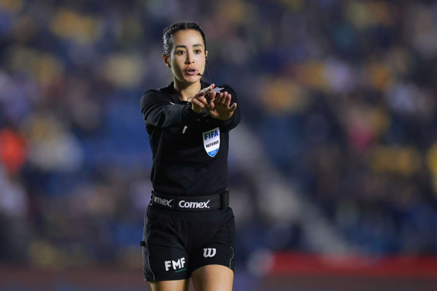 Presedintele FIFA sprijina arbitra mexicana ameniata cu moartea