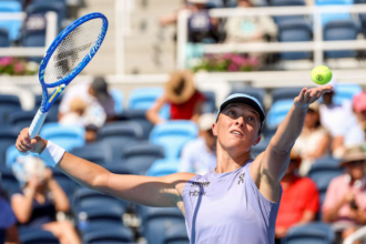 Swiatek calificata fara a juca la Cincinnati Kostyuk s a retras