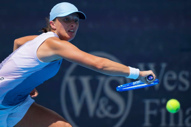 Swiatek o invinge pe Rybakina si se califica in finala WTA