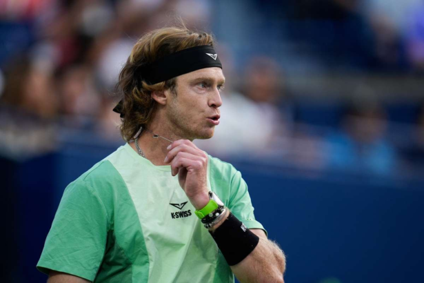 Tracker de Tenis Rublev eliminat de Fritz Osaka castiga contra Svitolinei
