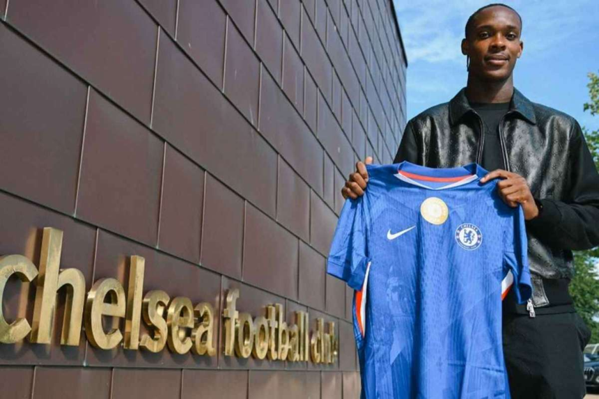 Chelsea transfera un atacant de 22 de ani
