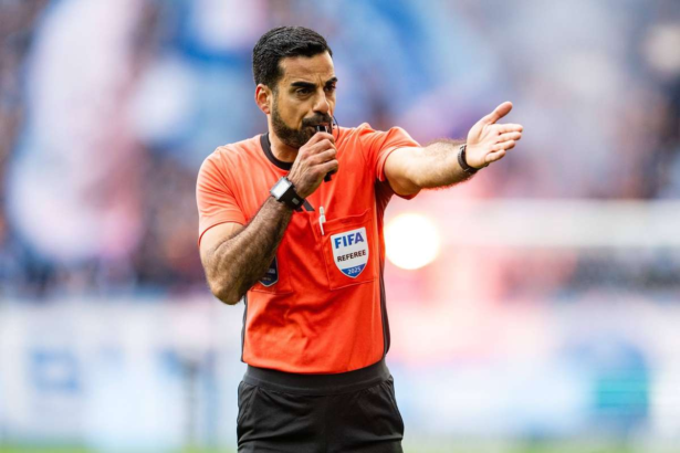 Cine arbitreaza meciul FCSB Young Boys
