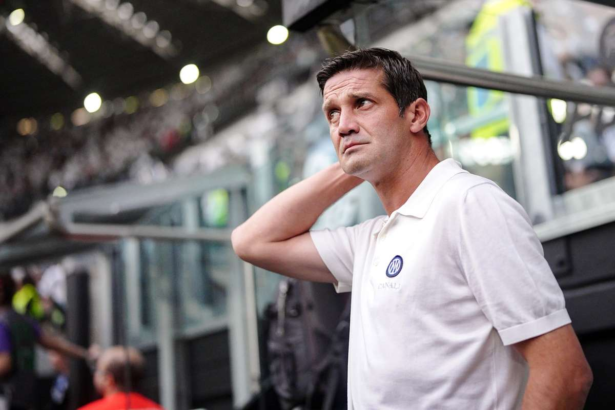 Cristi Chivu sub presiune dupa un start ratat Jose Mourinho favorit sa l inlocuiasca