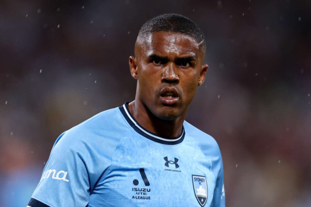 Douglas Costa nu poate parasi Brazilia concediat de Sydney FC