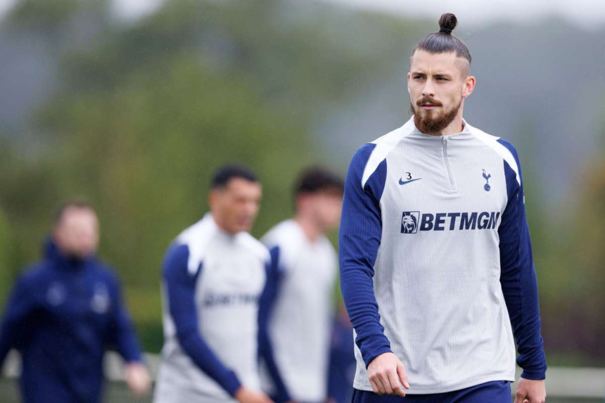 Pas important n recuperare Radu Dragusin a facut un prim antrenament usor la Tottenham