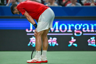 Djokovic incerceat de caldura sufocanta din Shanghai