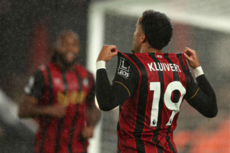 Tata mandru Hat trick unic pentru Patrick Kluivert